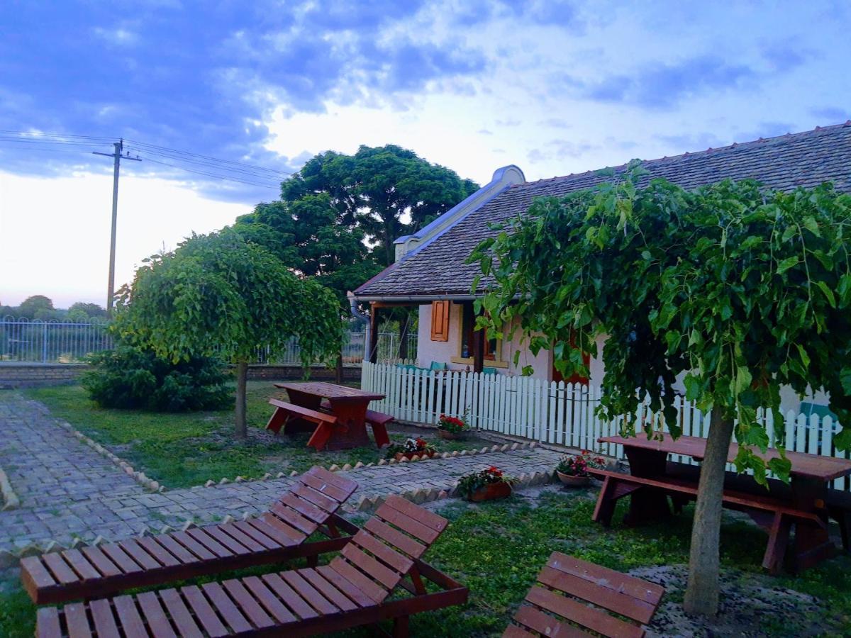 Villa Diiva Curug Eksteriør bilde