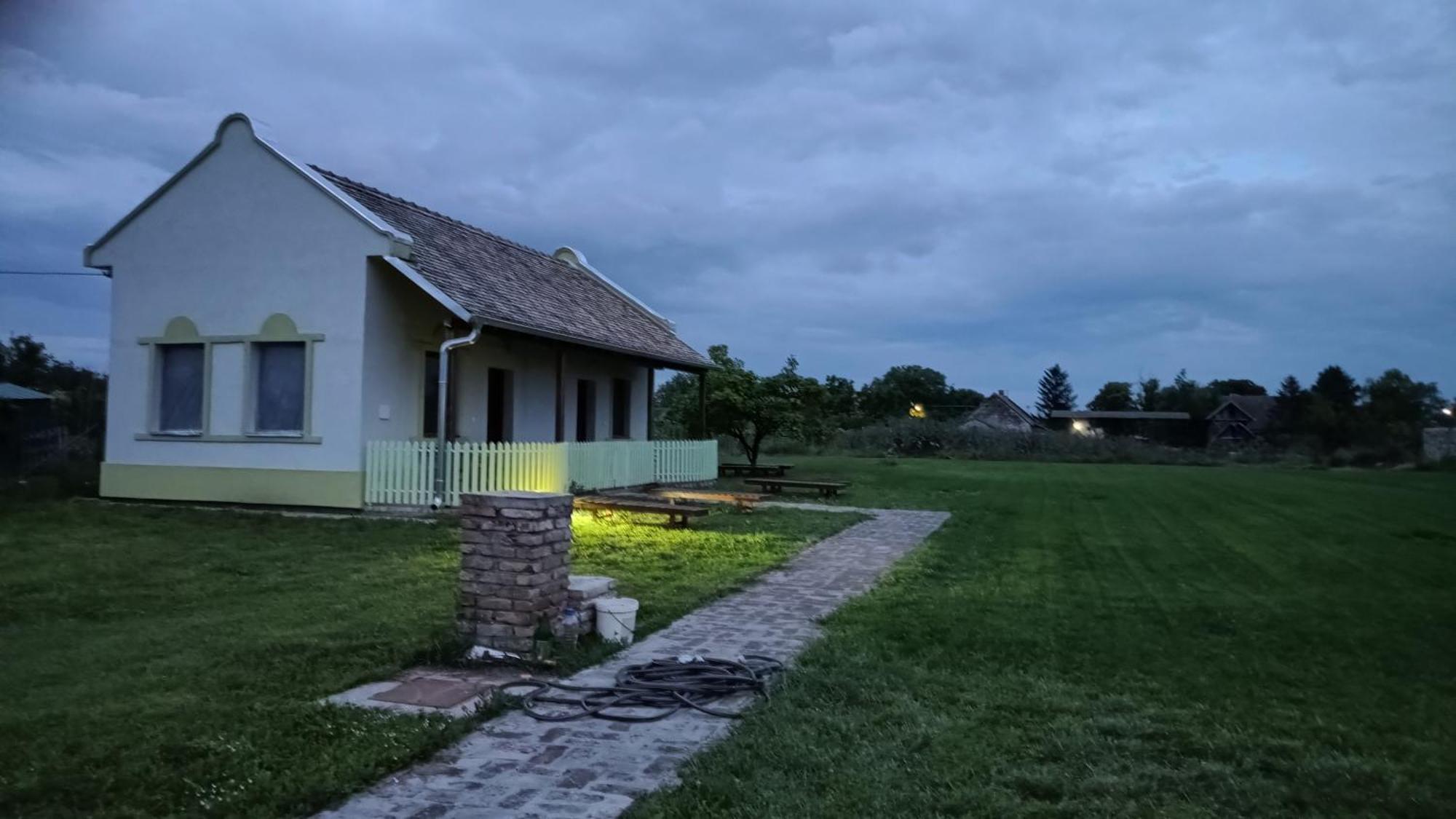 Villa Diiva Curug Eksteriør bilde